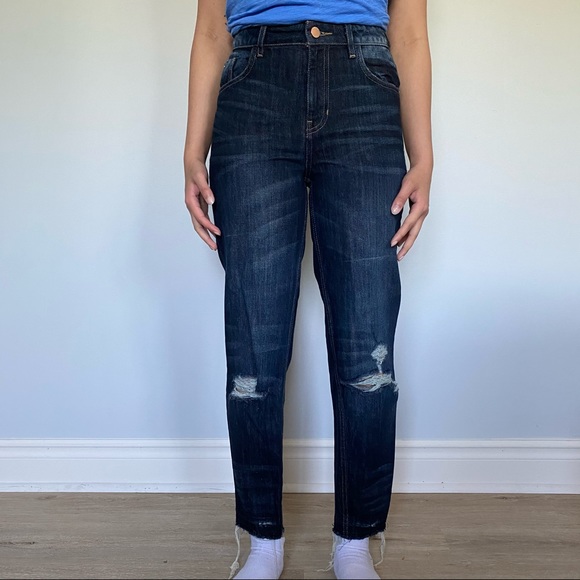 Guess Straight Leg Jeans - Picture 3 of 10